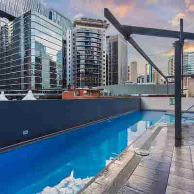 A Touch of Class! 2Bed/2Bath/1Car/Balcony/Views- CBD Fitness & Recreational Facilities