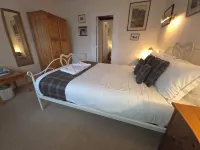 Achnabobane Farmhouse - parking