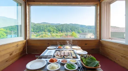 Gapyeong Pogny Kids Poolvilla - جاكوزي