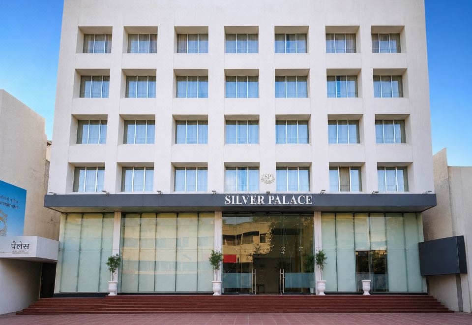 Hotel Silver Palace - Housity