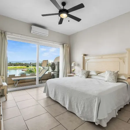 Hotel Boutique Marina Banderas Suites
