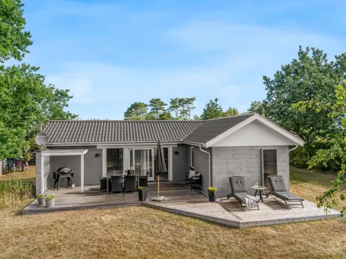 "Kerttuli" - 800m from the Sea - 4-Star