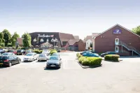Premier Inn Tamworth Central Hotel - 駐車場