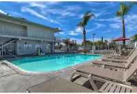 Motel 6 - Stanton, CA - Anaheim West - piscina