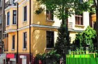 L'Opera Guest House - Homestay