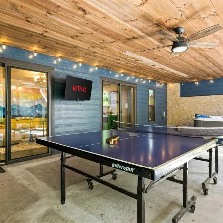 Mtn Retreat w Hot Tub Resort Amenities Grill