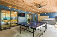 Mtn Retreat w Hot Tub Resort Amenities Grill - 3 stjerner