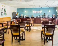 安眠套房飯店-蒙蒂塞洛 - 早餐