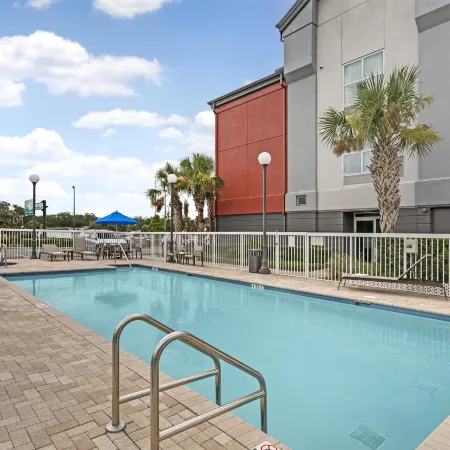 Best Western Plus Chain of Lakes Inn Suites