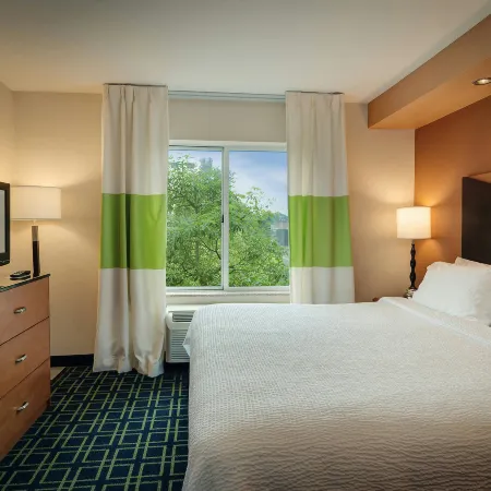 Fairfield Inn & Suites Hartford Airport