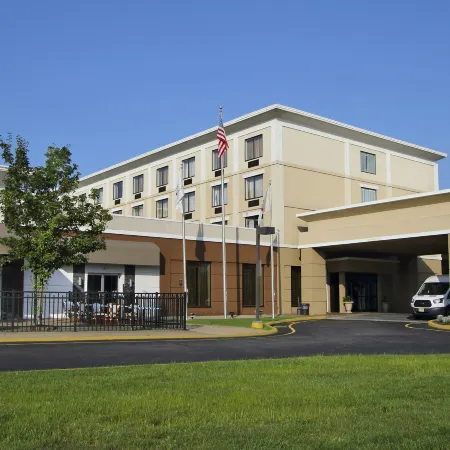 DoubleTree by Hilton Mahwah