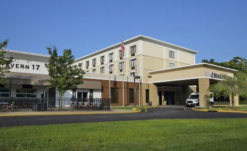 DoubleTree by Hilton Mahwah - parking
