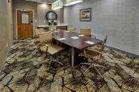Hampton Inn & Suites Memphis-Galleria - parking