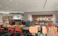 Home2 Suites by Hilton Barrie - Phòng Gym
