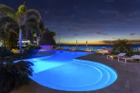Chateau Royal Beach Resort & Spa, Noumea - Pools
