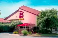 Red Roof Plus+ West Springfield - Pet-friendly