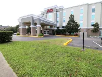 Hampton Inn & Suites Palm Coast - Parkplatz
