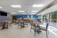 Days Inn by Wyndham Thunder Bay North - breakfast