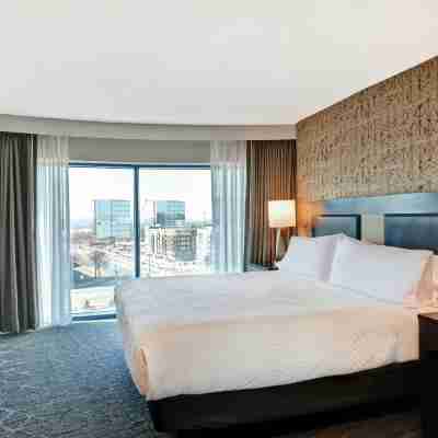 Embassy Suites by Hilton Minneapolis Airport Rooms