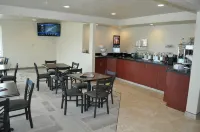 Boarders Inn & Suites by Cobblestone Hotels - Broken Bow - servizio colazione
