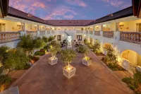 The Lodge at Healdsburg, Tapestry Collection by Hilton - parking