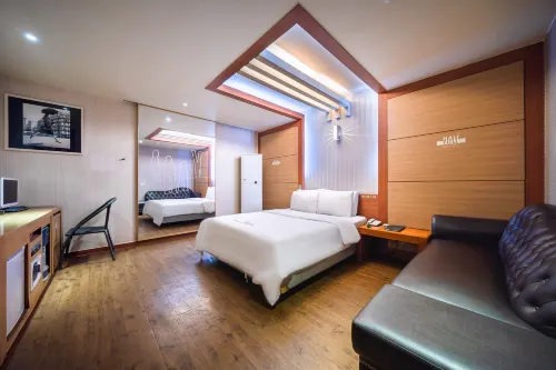 Siheung Plaza Hotels in Сіхин