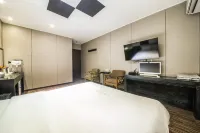 Rampart Hotel Hotels in Gwangmyeong