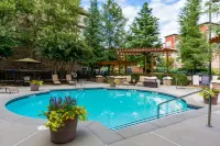 Sonesta ES Suites Atlanta Perimeter Center - Swimmingpools