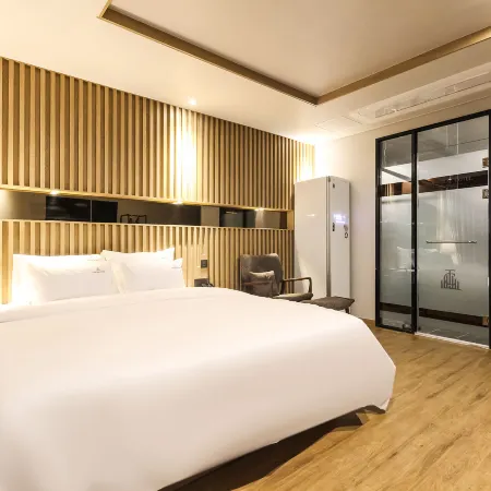 Central Hotel