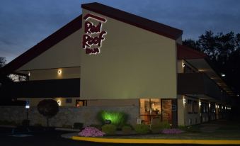 Red Roof Inn Utica