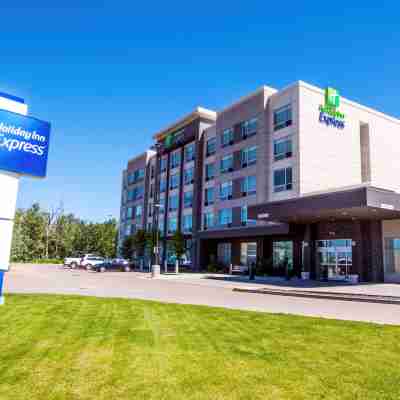 Holiday Inn Express Red Deer North Hotel Exterior