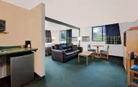 FairBridge Inn & Suites Spearfish - breakfast