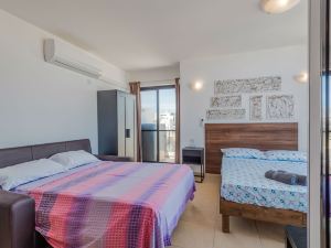 GetawaysMalta - Studio Penthouse with Seaview Terrace