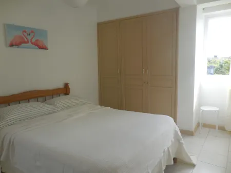 La Péninsule - Town Apartment in Curepipe 2 Отели в г. Кюрпип