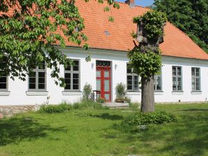 Luxurious Apartment in Steffenshagen with Garden