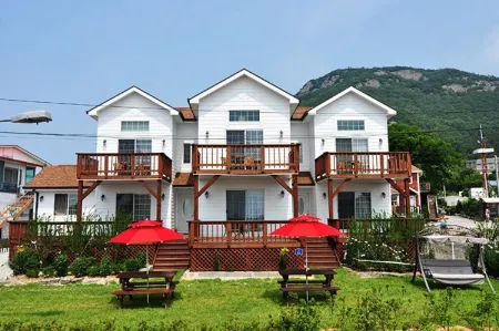 Buan West Blue Pension Отели рядом с достопримечательностью «Naesosa»