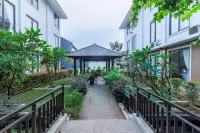RedDoorz Plus @ TB Simatupang Hotel di Jakarta Selatan