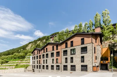 Apartamentos Prat de les Molleres Hotels near Vall de Montaup