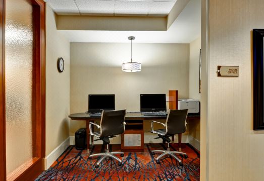 힐튼 홈우드 스위트 로비