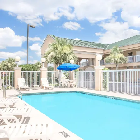 Baymont by Wyndham Crestview