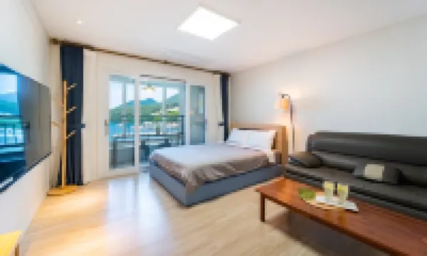 Large Room Two Beds Room (Single+Single)