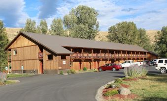 Methow River Lodge