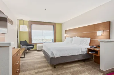 Holiday Inn Express & Suites Salt Lake City West Valley