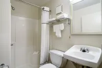 HomeTowne Studios Chicago - Waukegan Hotels in Waukegan