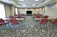 Holiday Inn Express & Suites Jackson/Pearl Intl Airport