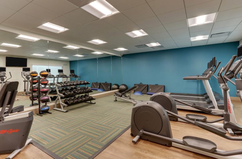 Holiday Inn Express & Suites Roanoke – Civic Center by IHG photo 5