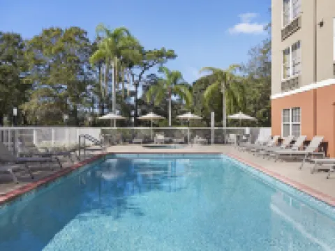 ฮอลิเดย์ อินน์ เอ็กซ์เพรส ซาราโซตา อีสต์ - I-75 บาย IHG โรงแรมในซาราโซตา