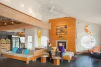 Surftides Hotel فنادق في لينكولن سيتي