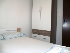 One Bedroom Apartment Alma, Sleeps 4