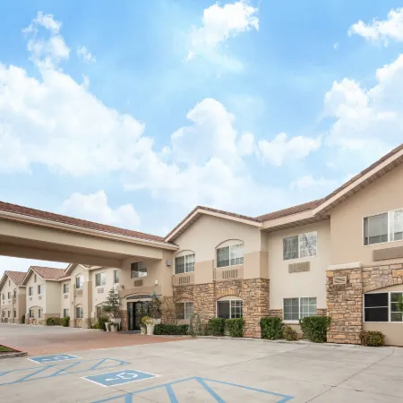 Holiday Inn Express & Suites BISHOP by IHG